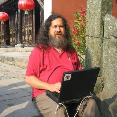 زار عالم التحسيب الأمريكي ريتشارد ستولمن، ومؤسس مشروع غنو/لينكس Gnu/Linux، جامعة...